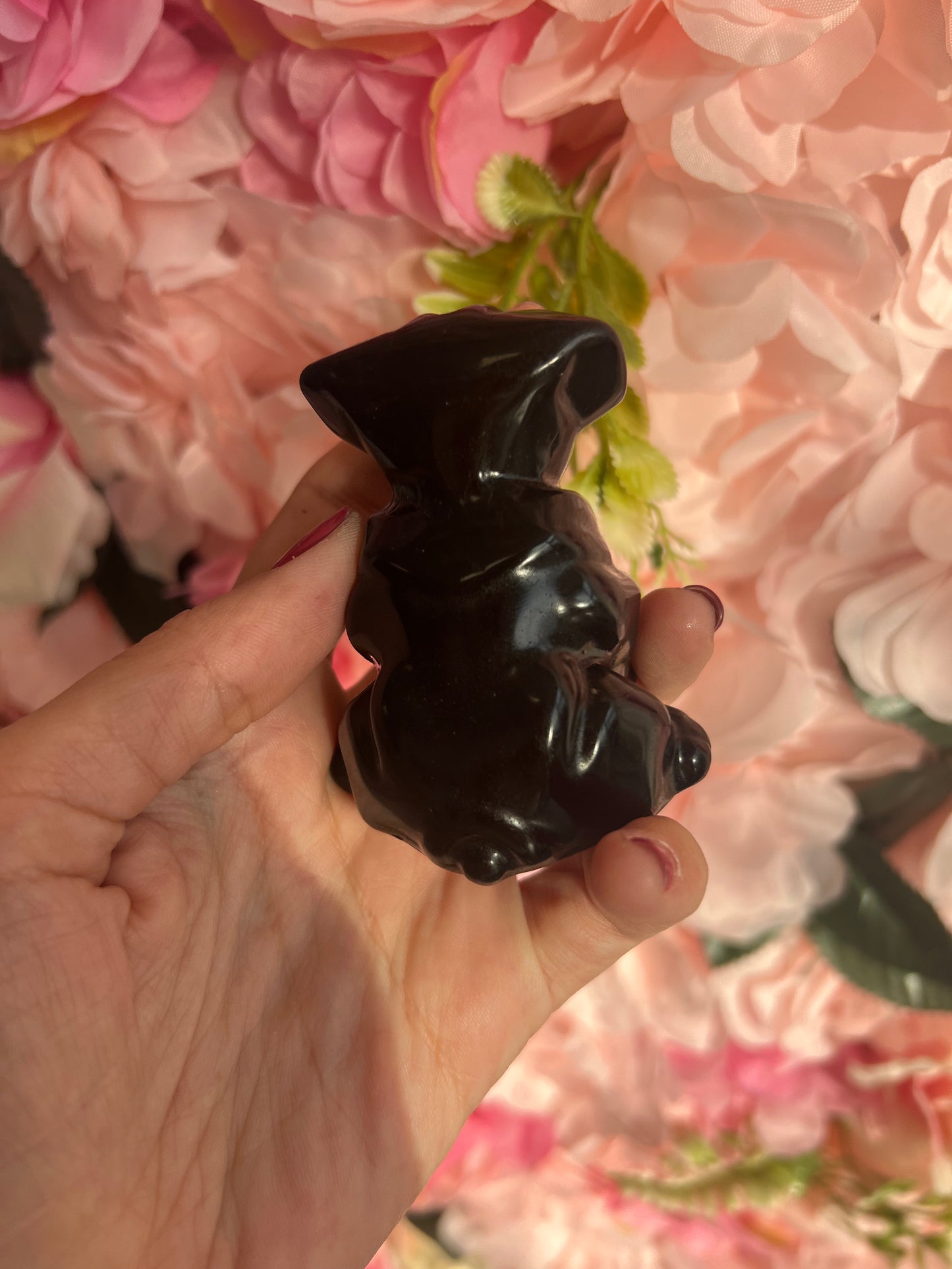 Chien en obsidienne noire