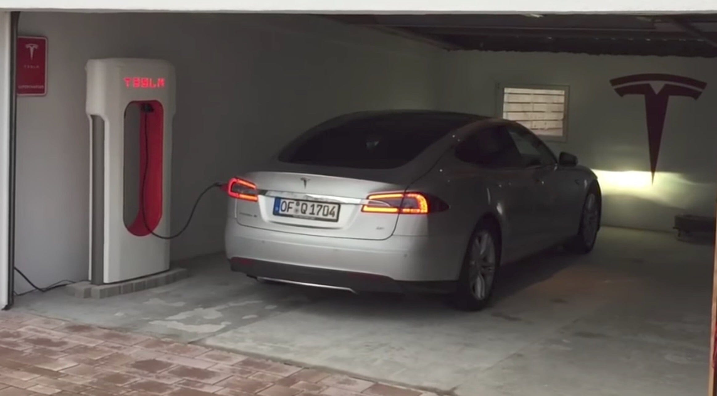 charging-your-electric-vehicle-tesla-edition