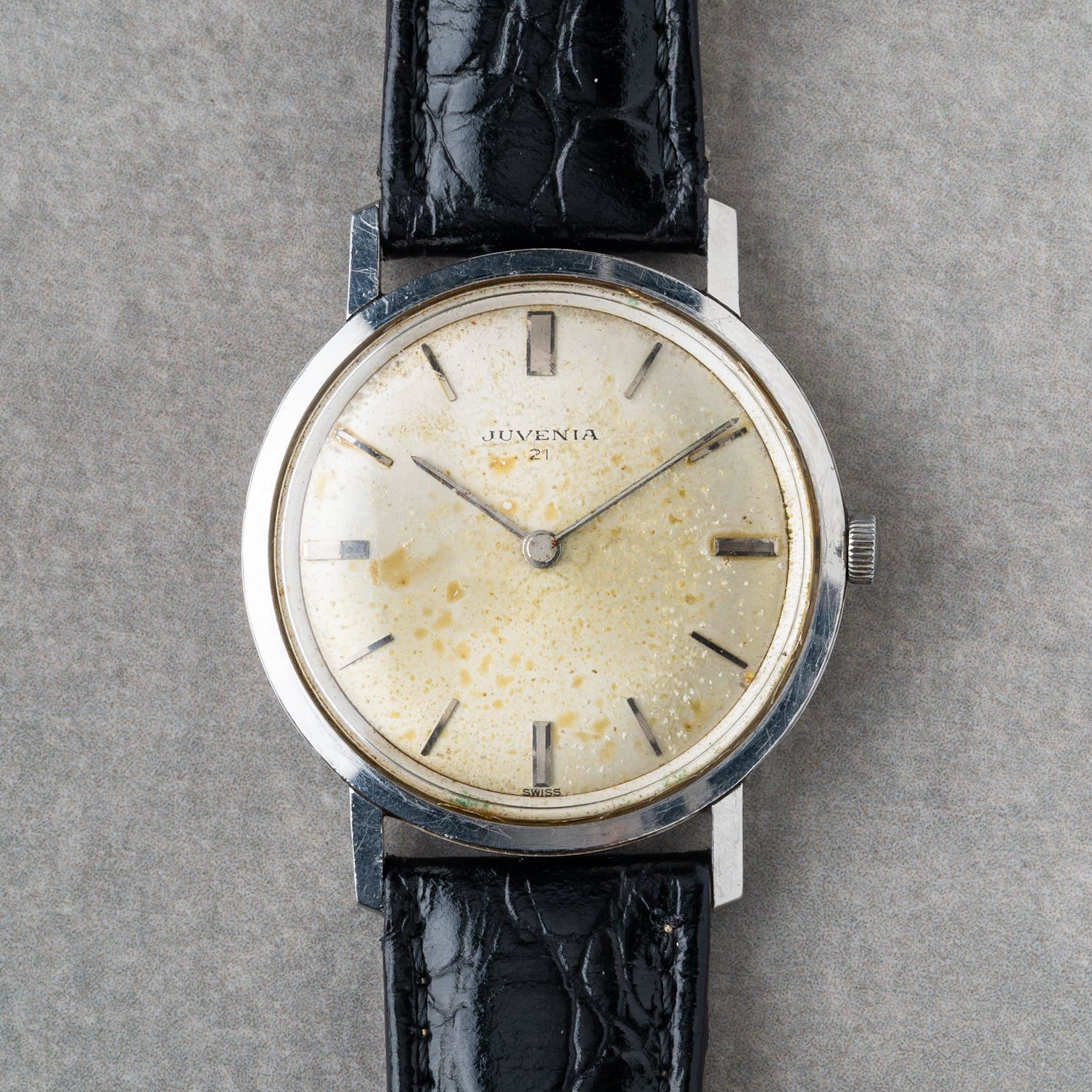 Juvenia – VINTAGE TIMEPIECE