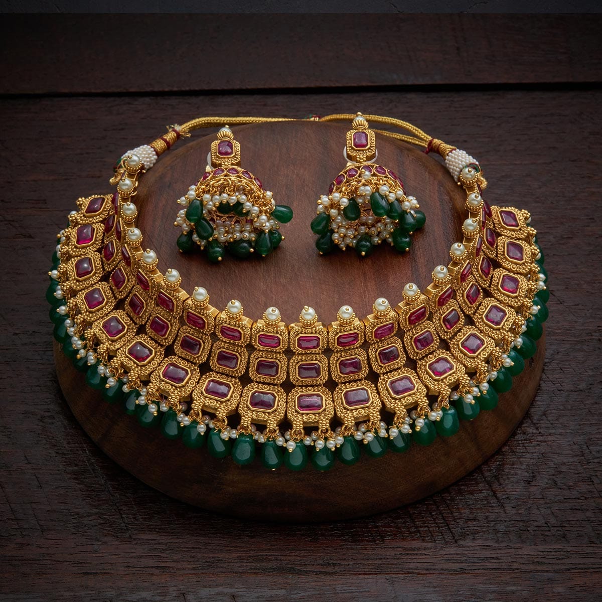 green stone gold jewellery