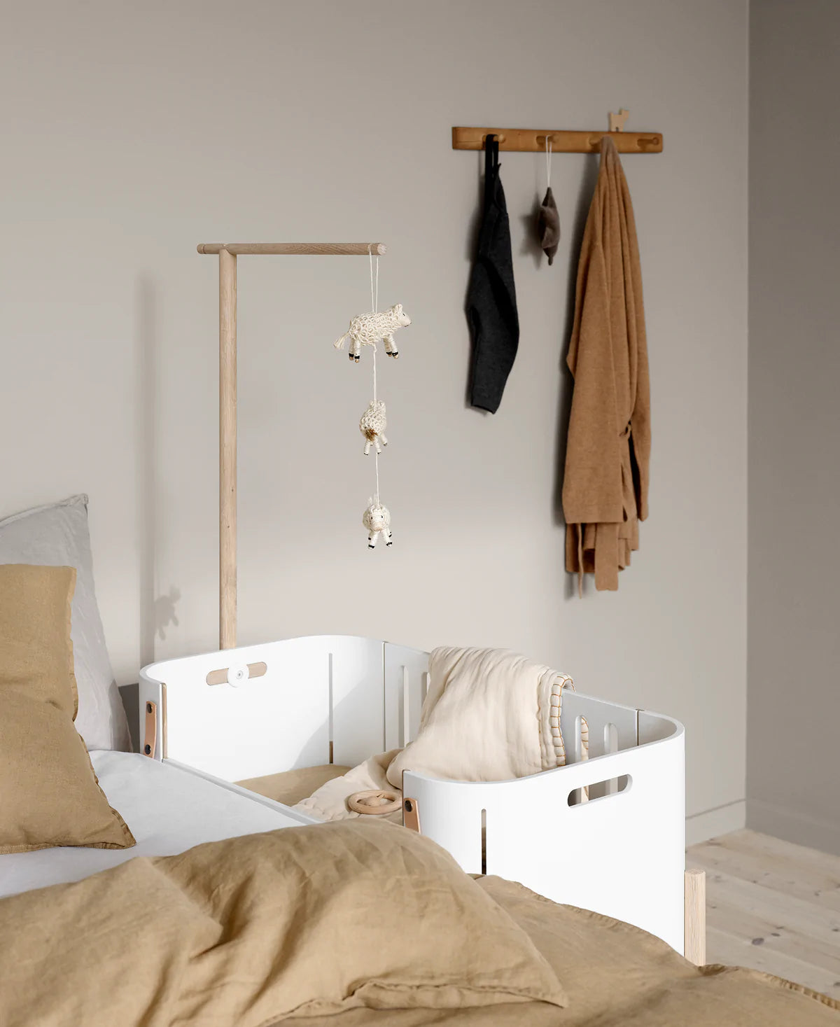 Beistellbett inkl. Umbauset zur Bank, 42x82, weiß/Eiche