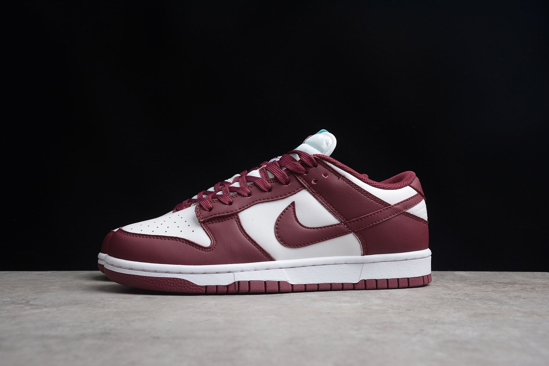 nike low dunk bordeaux