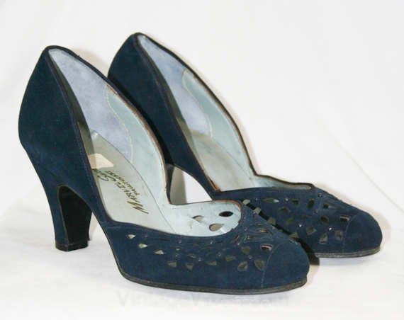 5 1940s Shoes - Navy Suede Pumps with Snowflake Cutwork - 40 – Vintage Vixen Clothing LLC ---