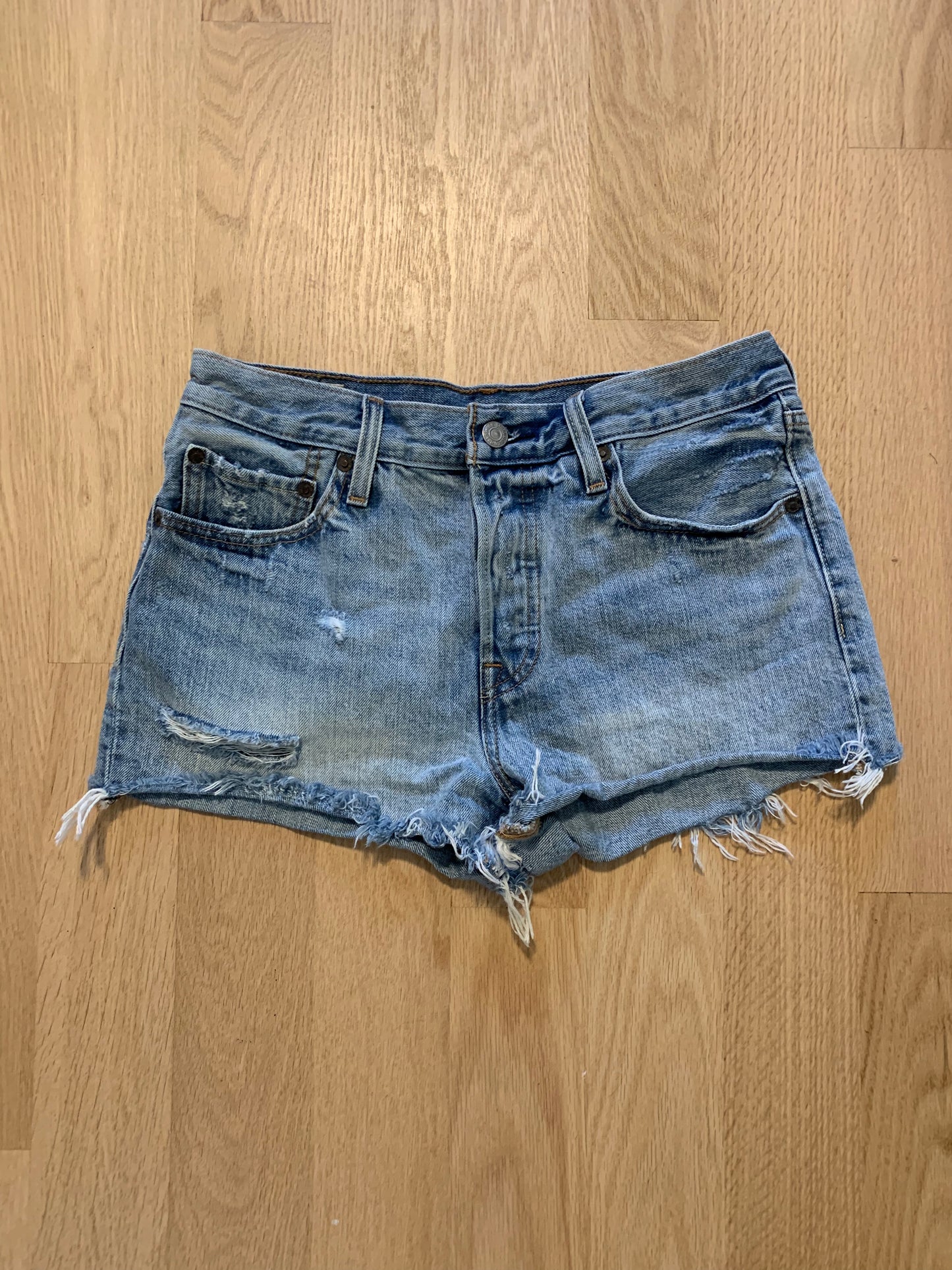 Levi’s cut off jean shorts, size 27