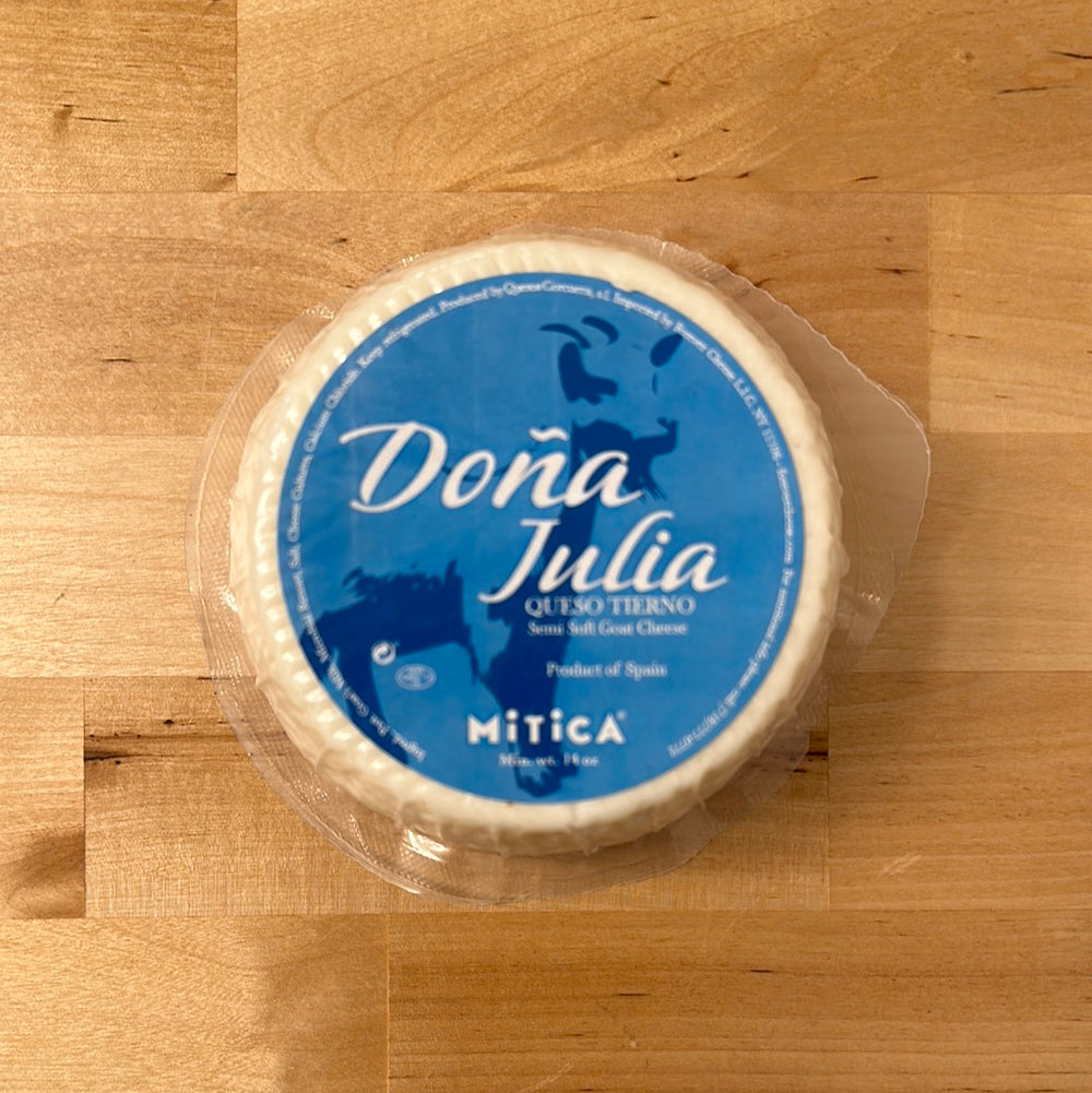 DONA JULIA Young Semi-Soft Goat Cheese