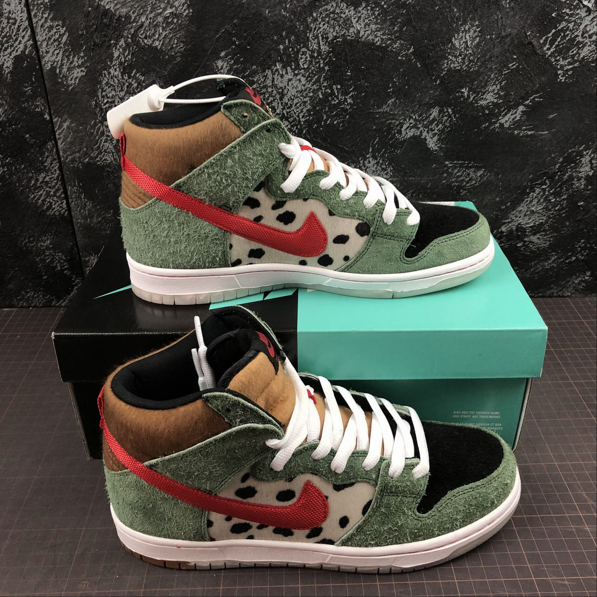 nike sb dunk high dog walker