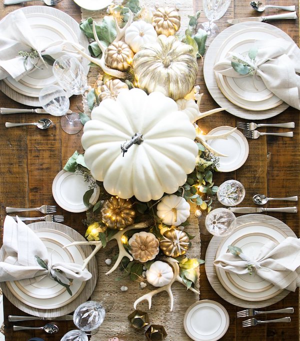 FawnDesign_Thanksgiving_Table_Ideas_Traditional_White_Gold_Pumpkins