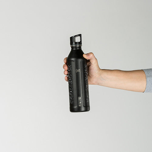 {ie x MiiR SLATE BOTTLE 27oz / FLECK FINISH BLACK