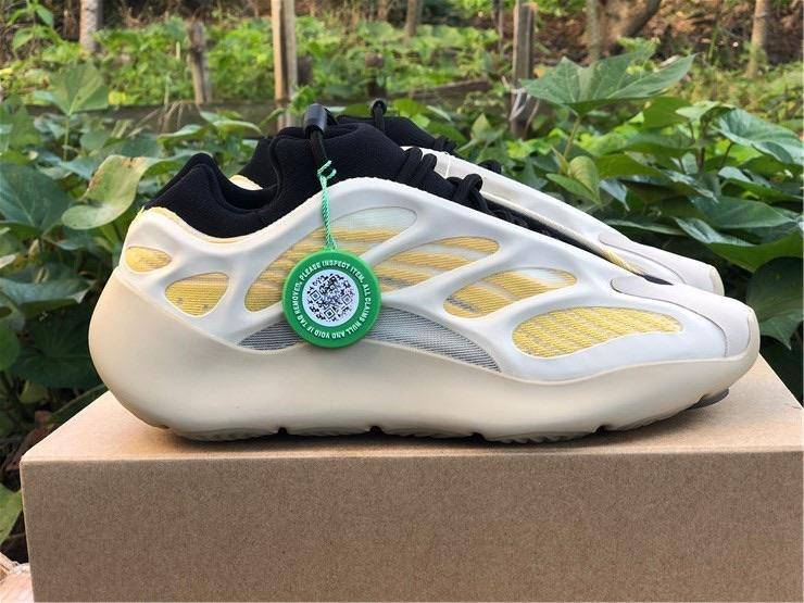 adidas yeezy 700 v3 srphym