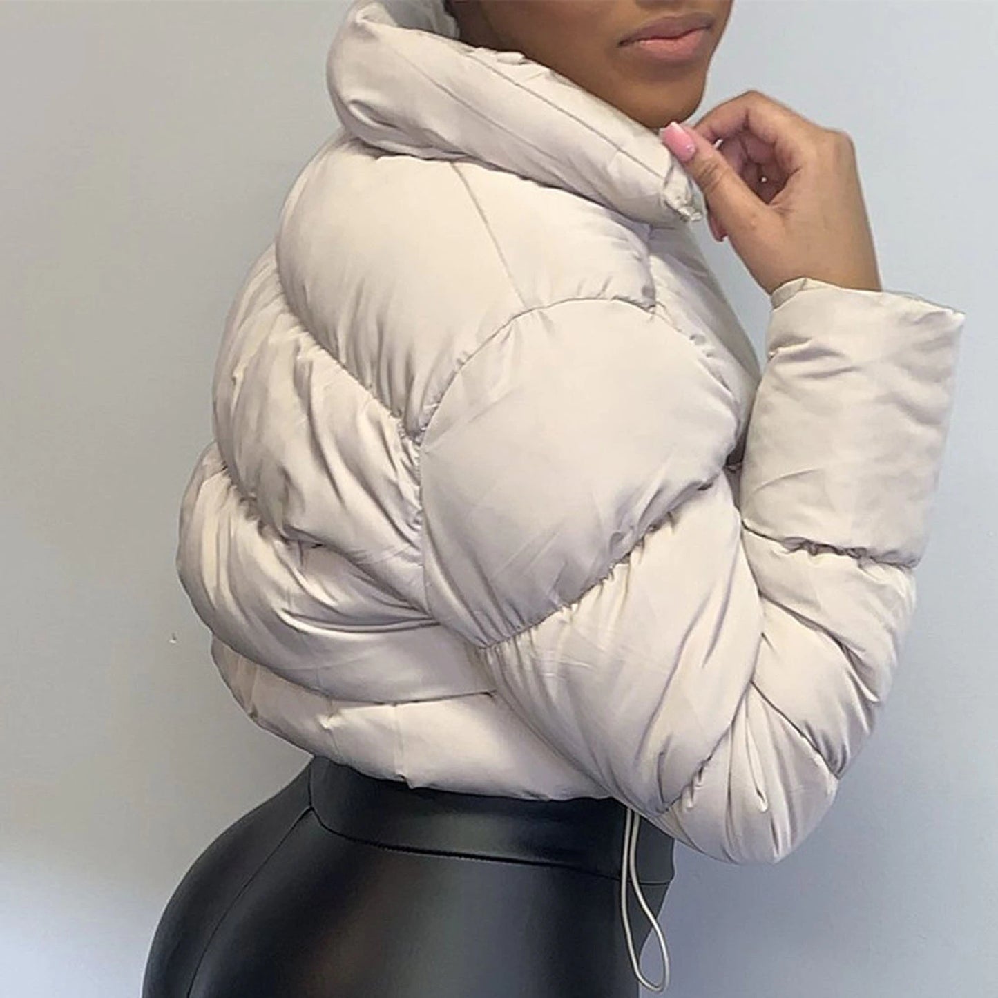 Pikowana kurtka o kroju cropped