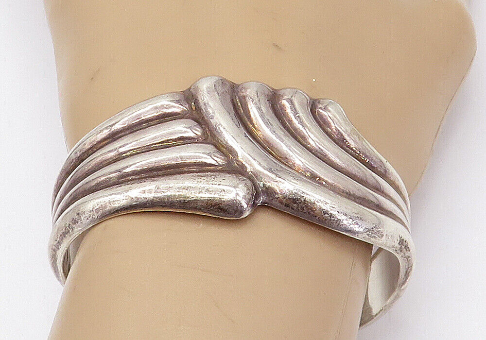 LOS BALLESTEROS 925 Silver - Vintage Fluted Swirl Bypass Cuff Bracelet -  BT3103