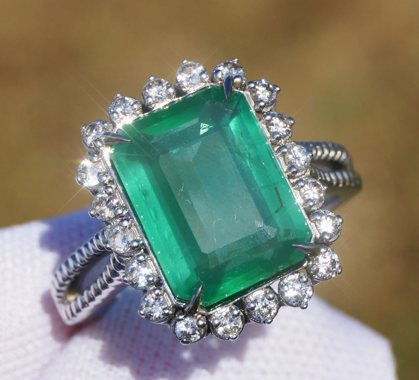 ring Emerald diamond white 14k gold 4.54ctw gia certified green