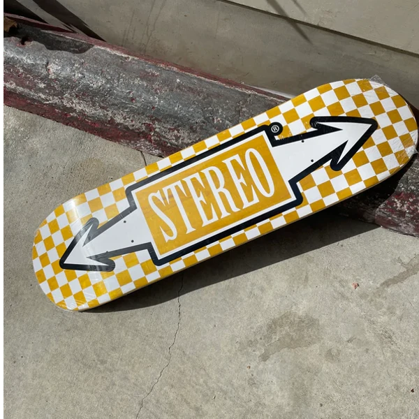 nep juni Wat leuk Stereo Checkered Yellow Arrows Skateboard Deck