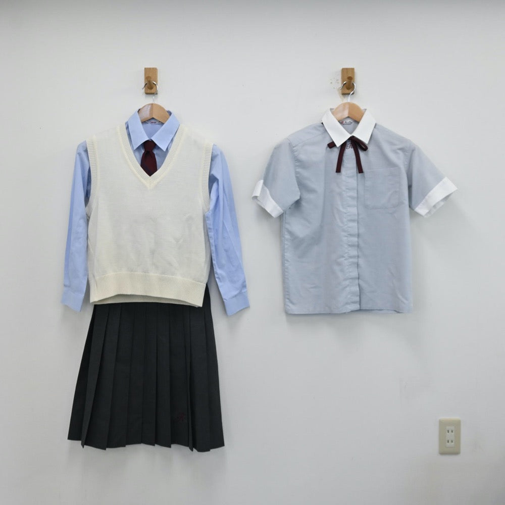 中古制服】大阪府 履正社学園豊中中学校 女子制服 7点（シャツ・ニット