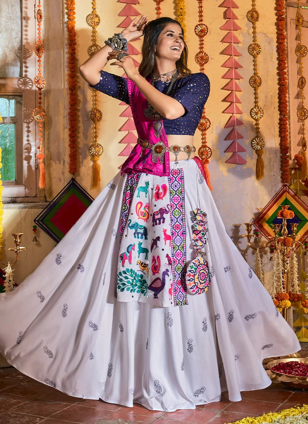 Shop Best Chaniya Choli Collection For Navratri 2022 | Gunj Fashion