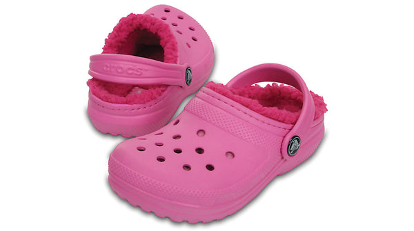 pink crocs with fuzz