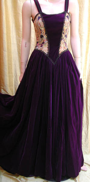 Long velvet and Victorian Tapestry dress – jeannienitroclothing