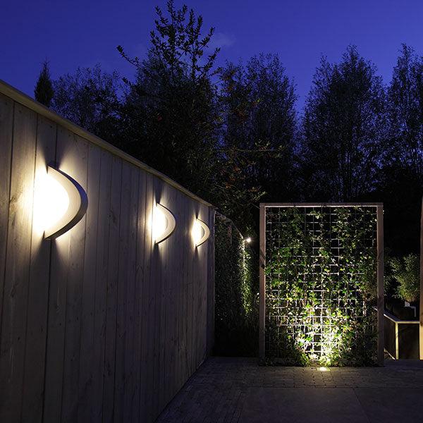 in-lite curv garden wall light