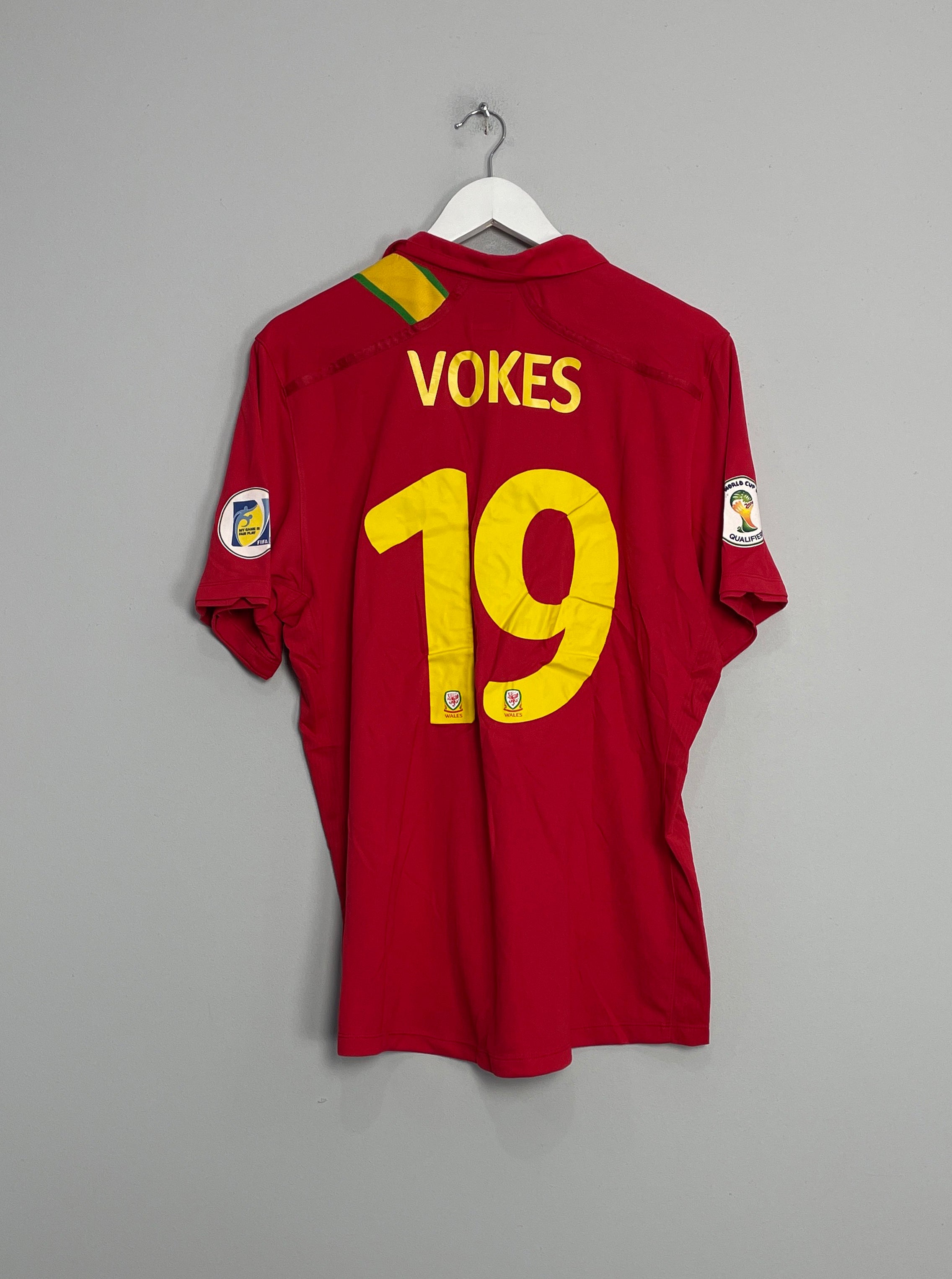 2012/13 WALES VOKES #19 *MATCH ISSUE + SIGNED* WC HOME SHIRT (L) UMBRO