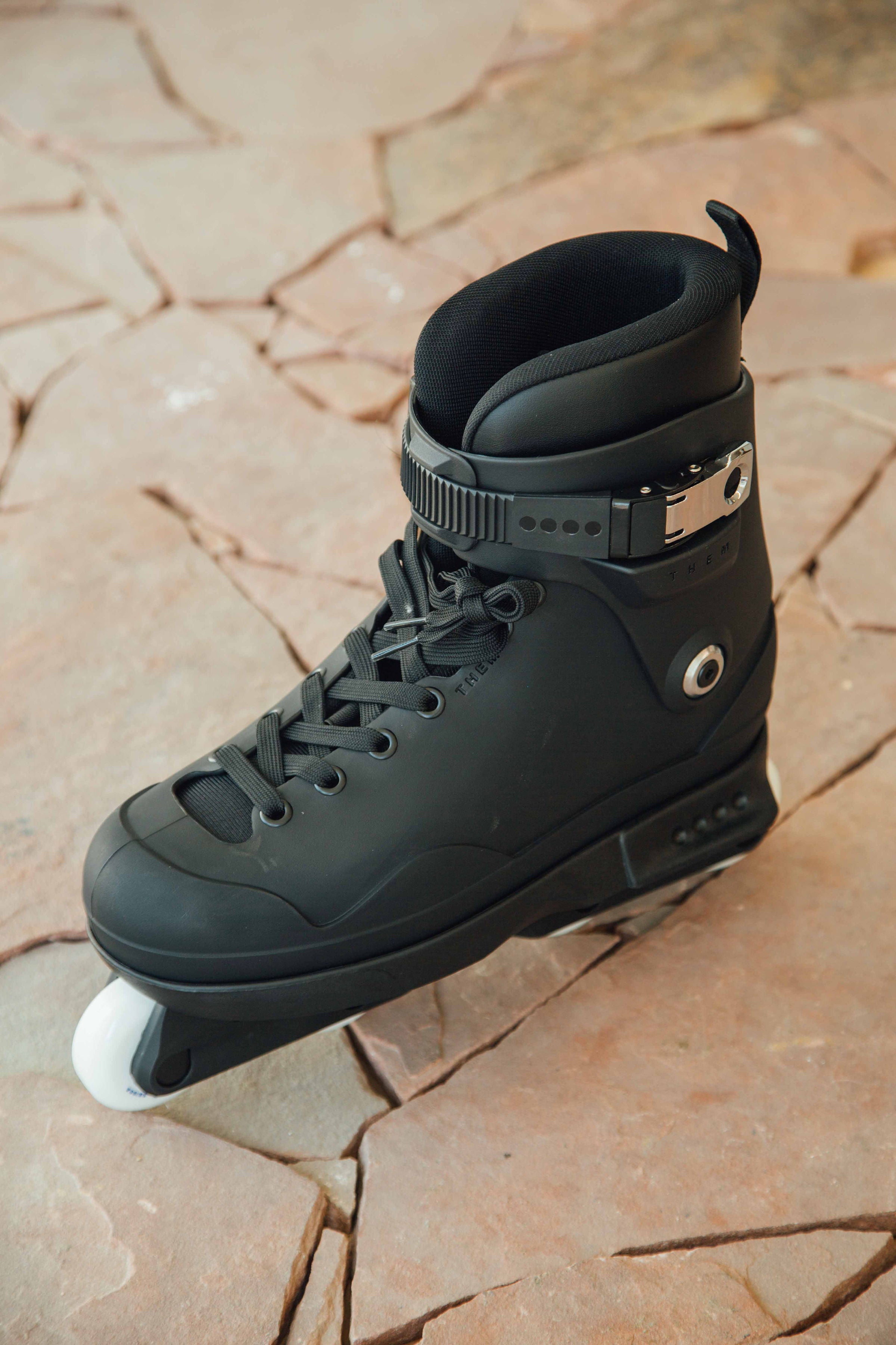 THEM Skates - 909 Black 2022