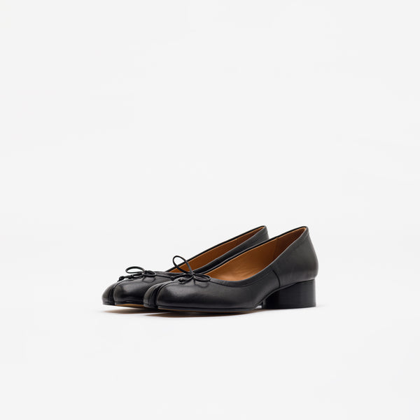 Tabi Leather Ballet Flats in Black