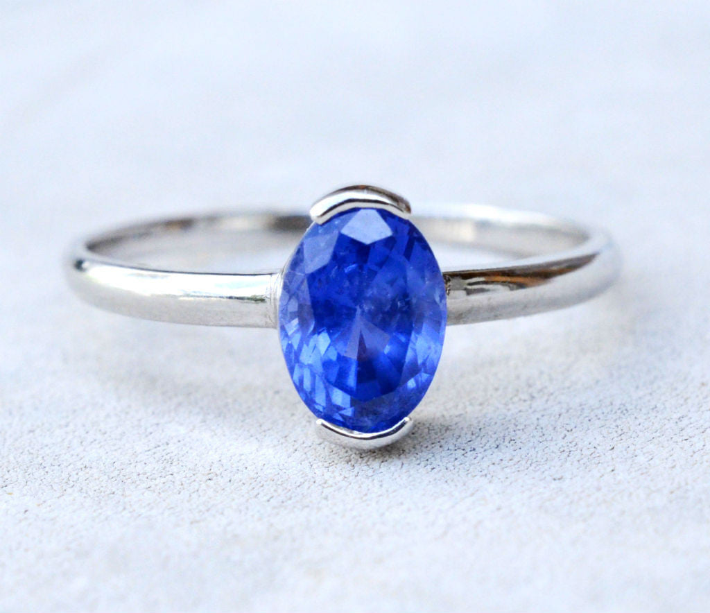 blue sapphire ring