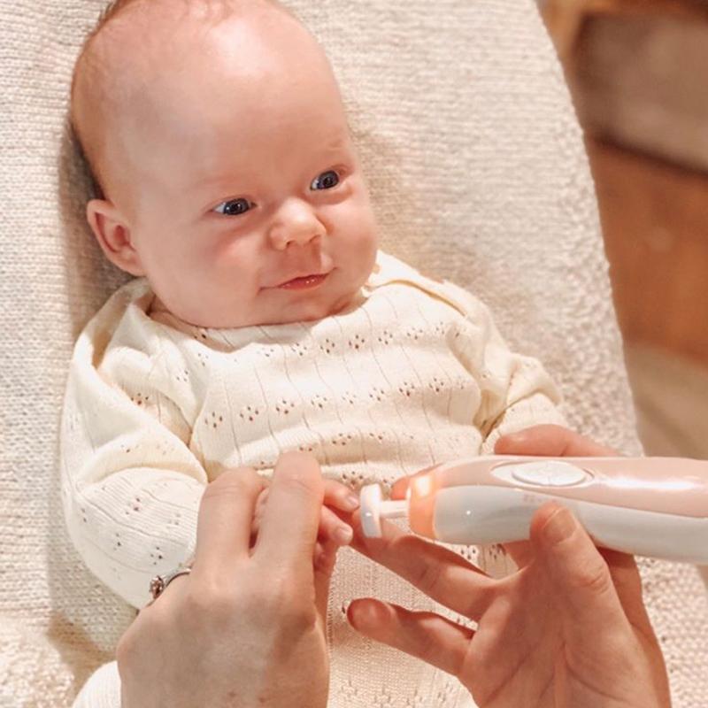 Haakaa elektrisk baby neglefil - gør det klippe din babys negle – Dengodebarselshop