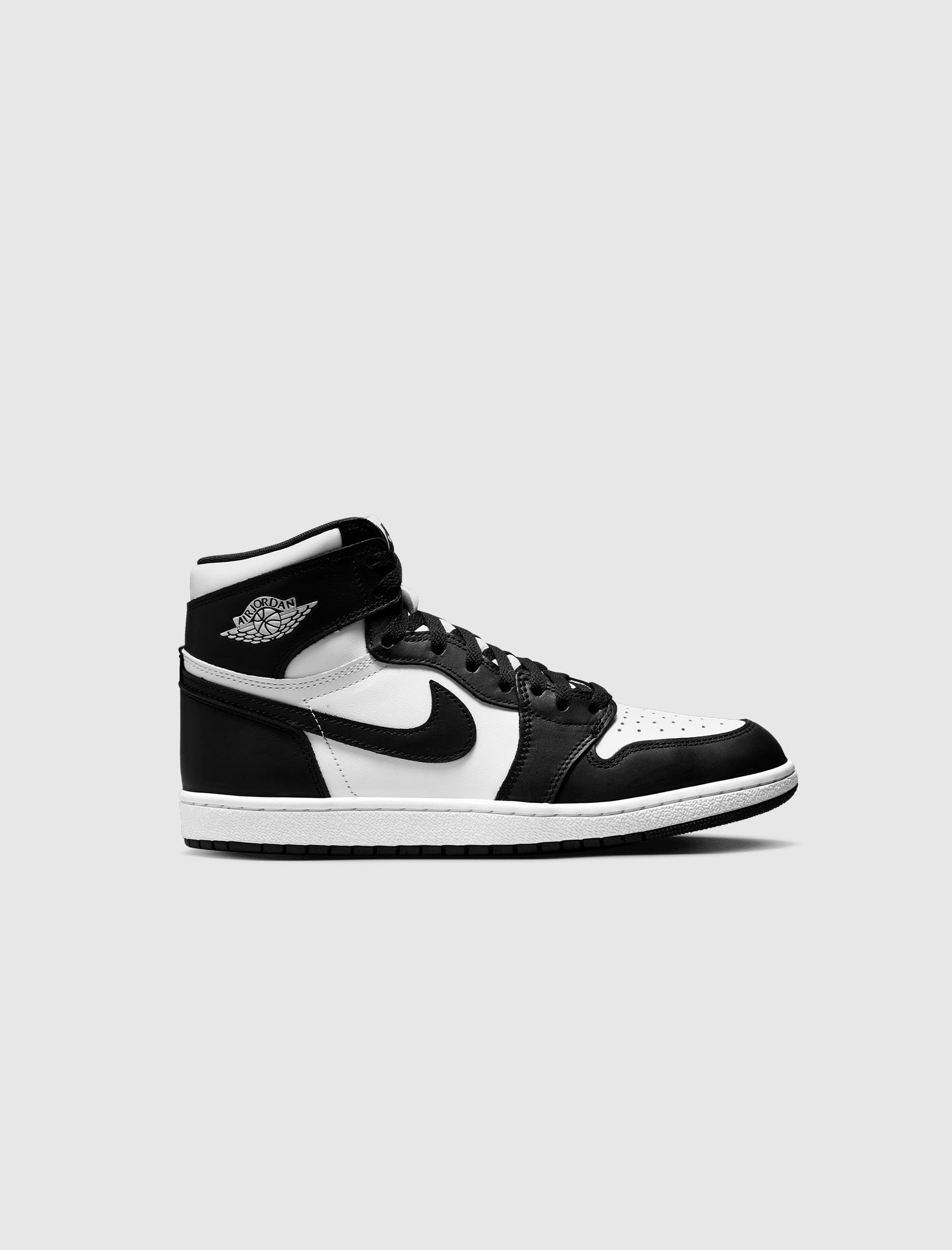 air jordan black n white