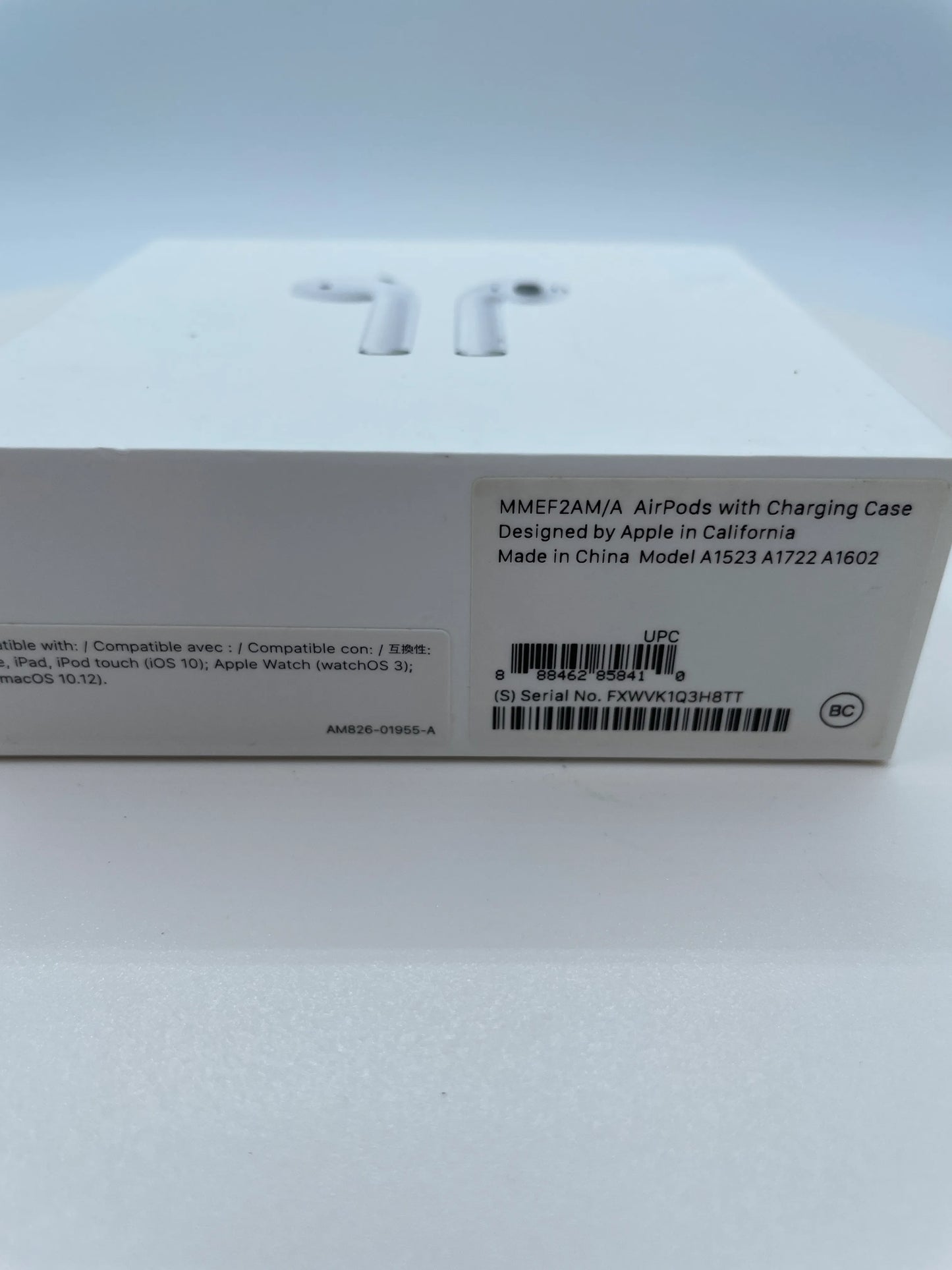 Apple AirPods with Charging Case (1st Generation)