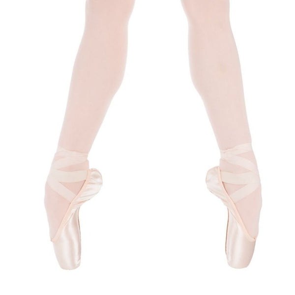 suffolk status pointe shoe