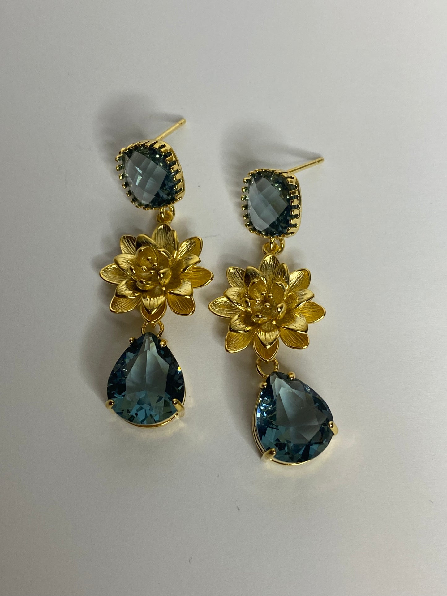 Stunning Drop Earring w/ Lotus Flower and Blue-Gray Stones