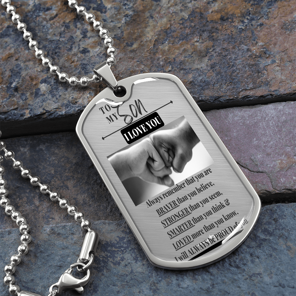 do soldiers always wear dog tags