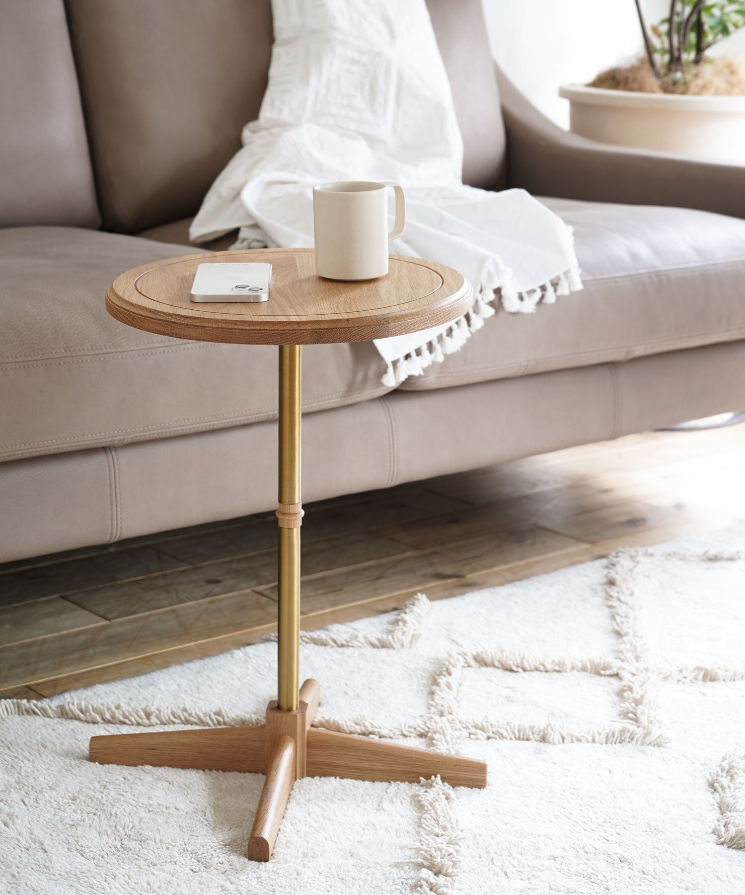 TIMELESS COMFORT 家具 ecruxe（エクリュクス）LIEN ROUND SIDE TABLE