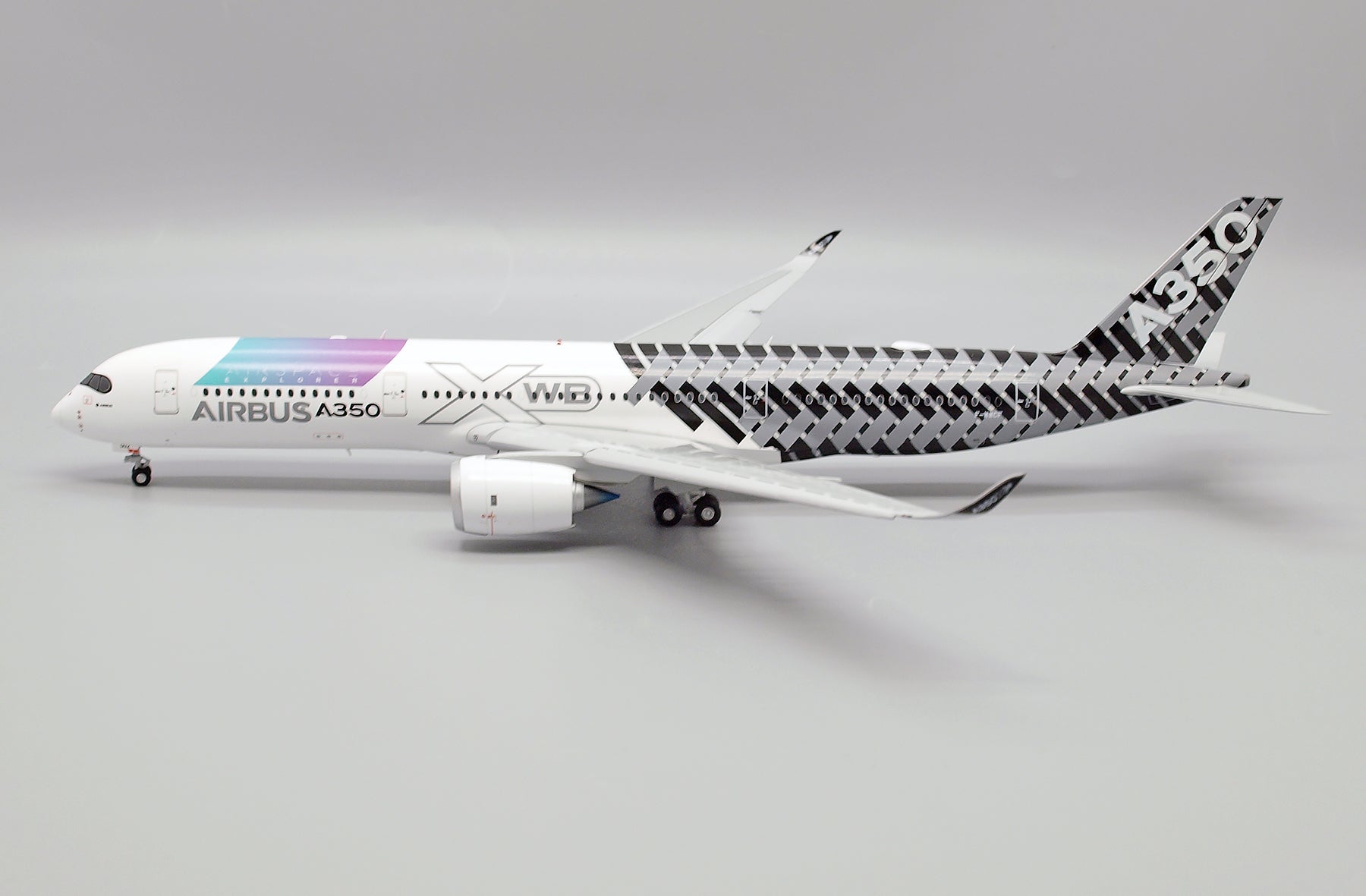 JC Wings 1:200 Airbus Industrie Airbus A350-900 LH2288A (Flaps Down)