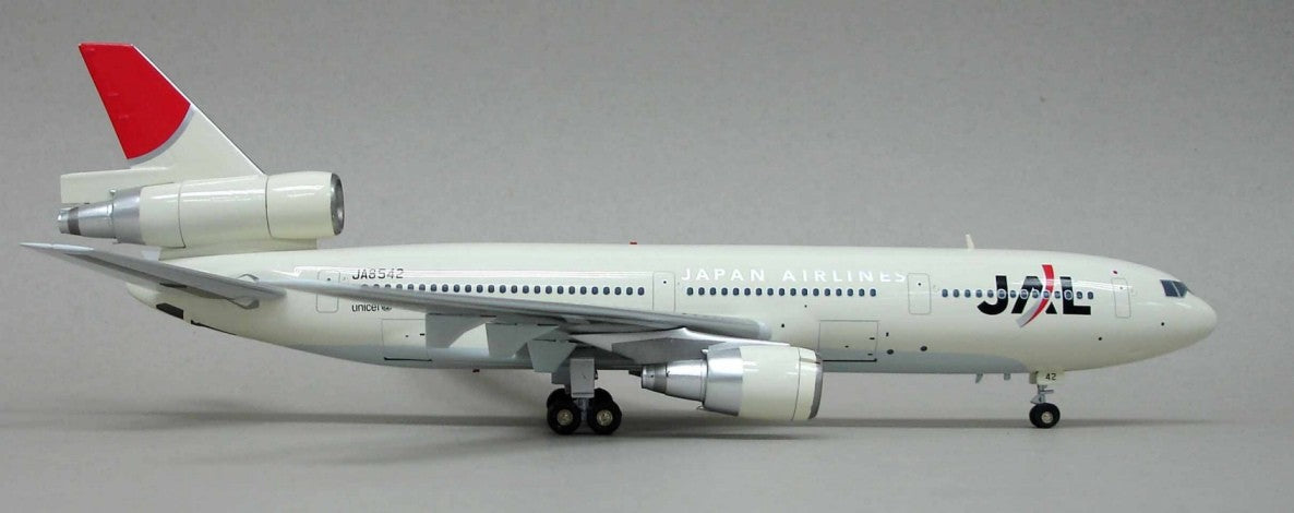 ≪人気商品再入荷≫ JA8031 BBOX 1/200 日本航空 DC8-62 JA8037