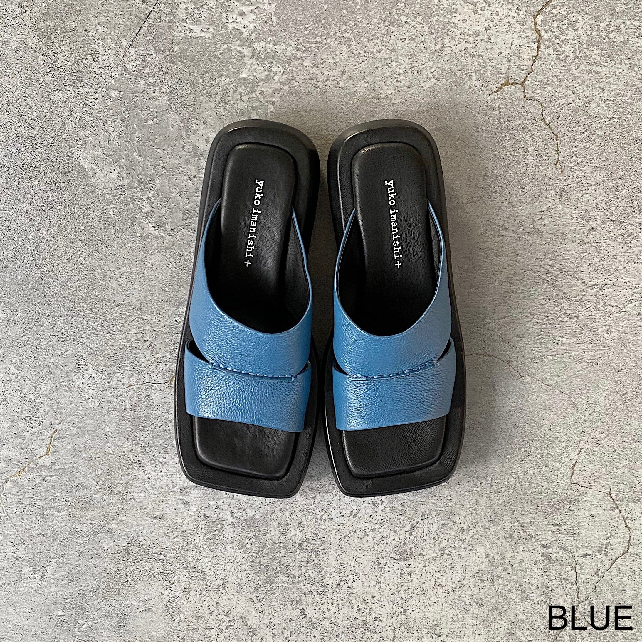 BLUE / 35 (22.2cm)