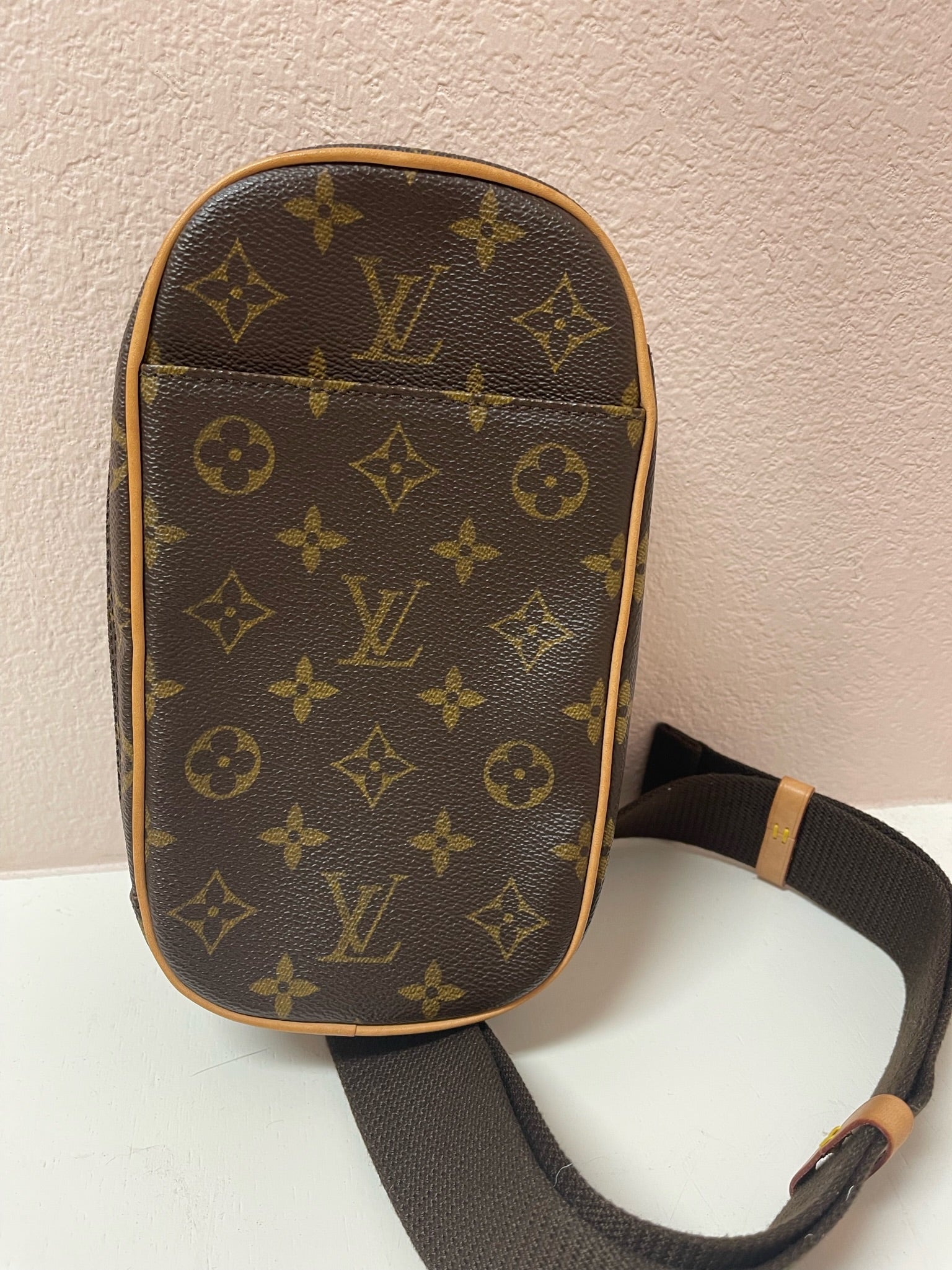 louis vuitton monogram canvas pochette gange crossbody waist pouch bag