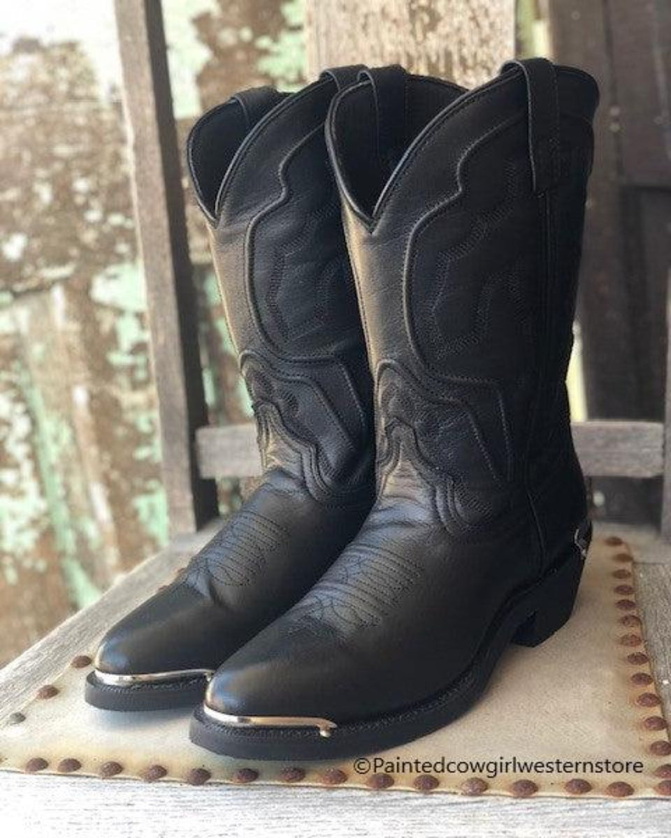black round toe cowboy boots