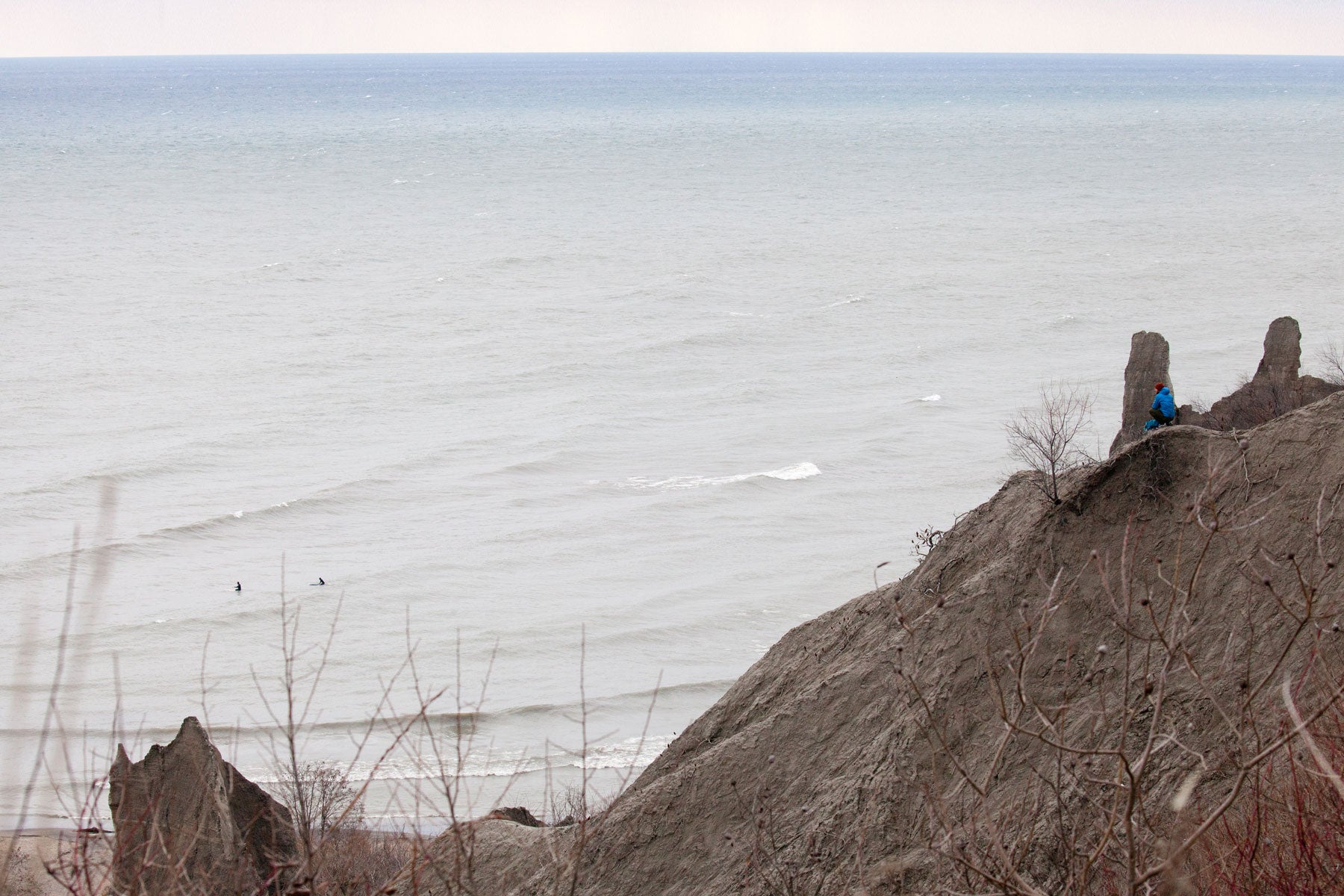 Winter Surfing in Toronto Surf City on the Great Lakes in Canada