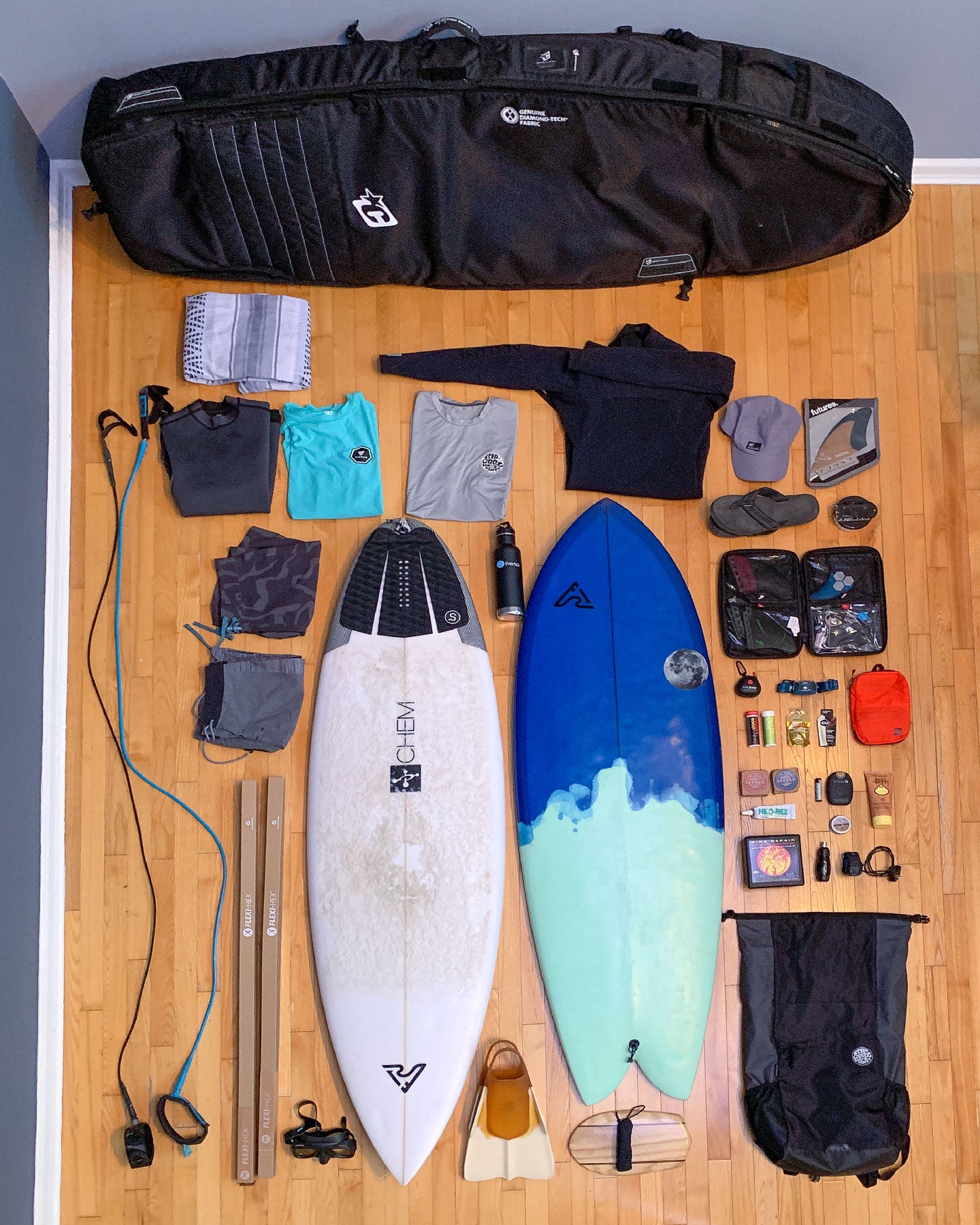 How to pack your surfboard bag for a surf trip