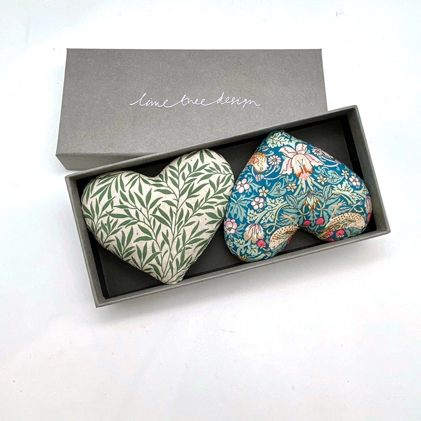 Box of 2 Lavender Hearts - Victoria & Albert