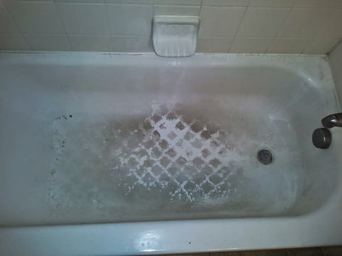 dirty bath tub