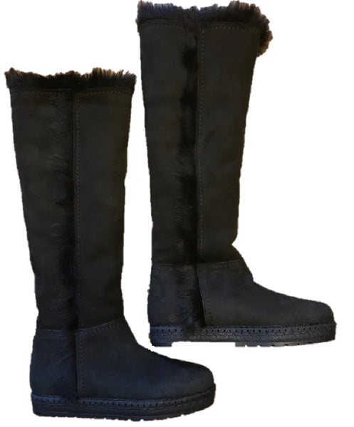 black shearling boot