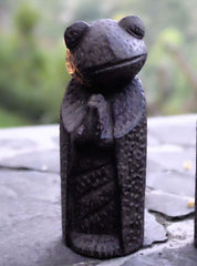 Namaste-Frog Sculpture