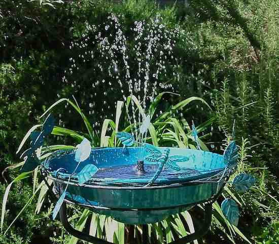 Solar Fountain Bird Bath-Deck Mount/Ground – The Birdhouse Chick