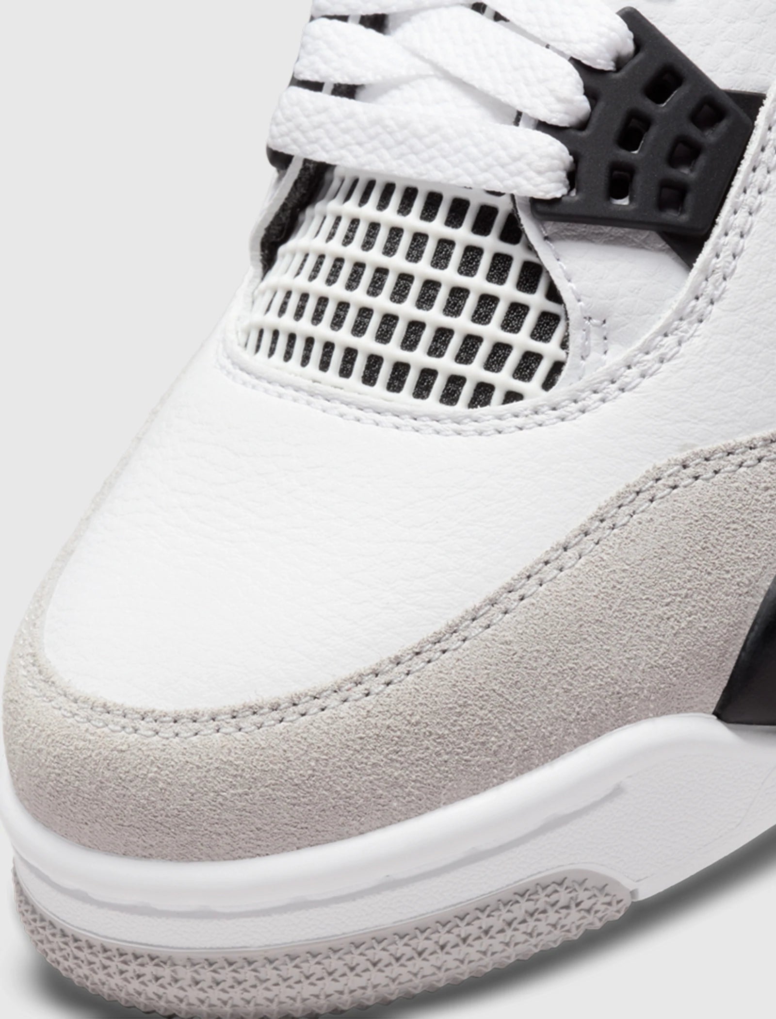 AIR JORDAN 4 RETRO "MILITARY BLACK"