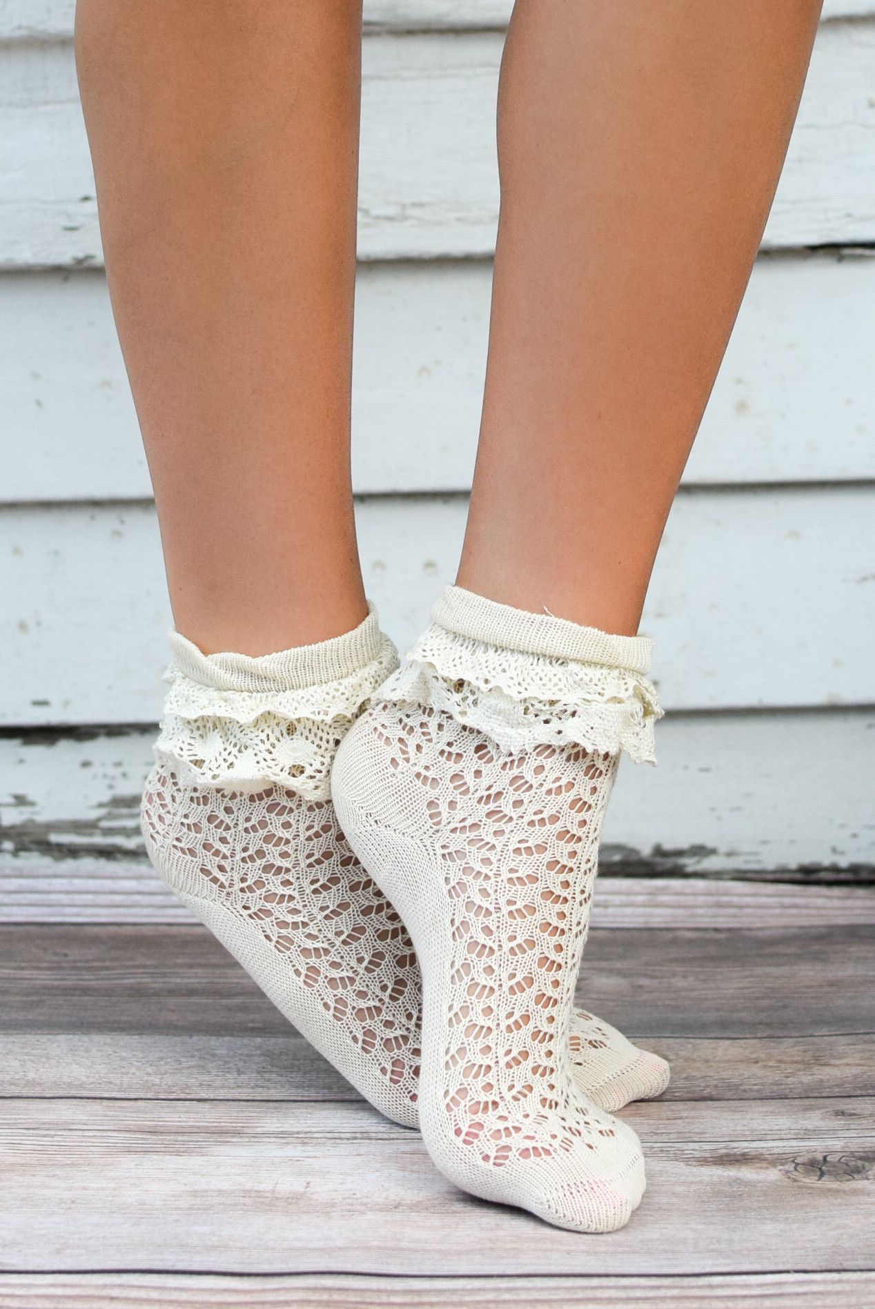 Ivory Ruffle Lace Anklet Sock 