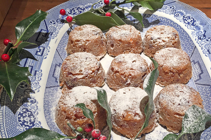 Individual Christmas pudding recipe with clementine and sour cherry