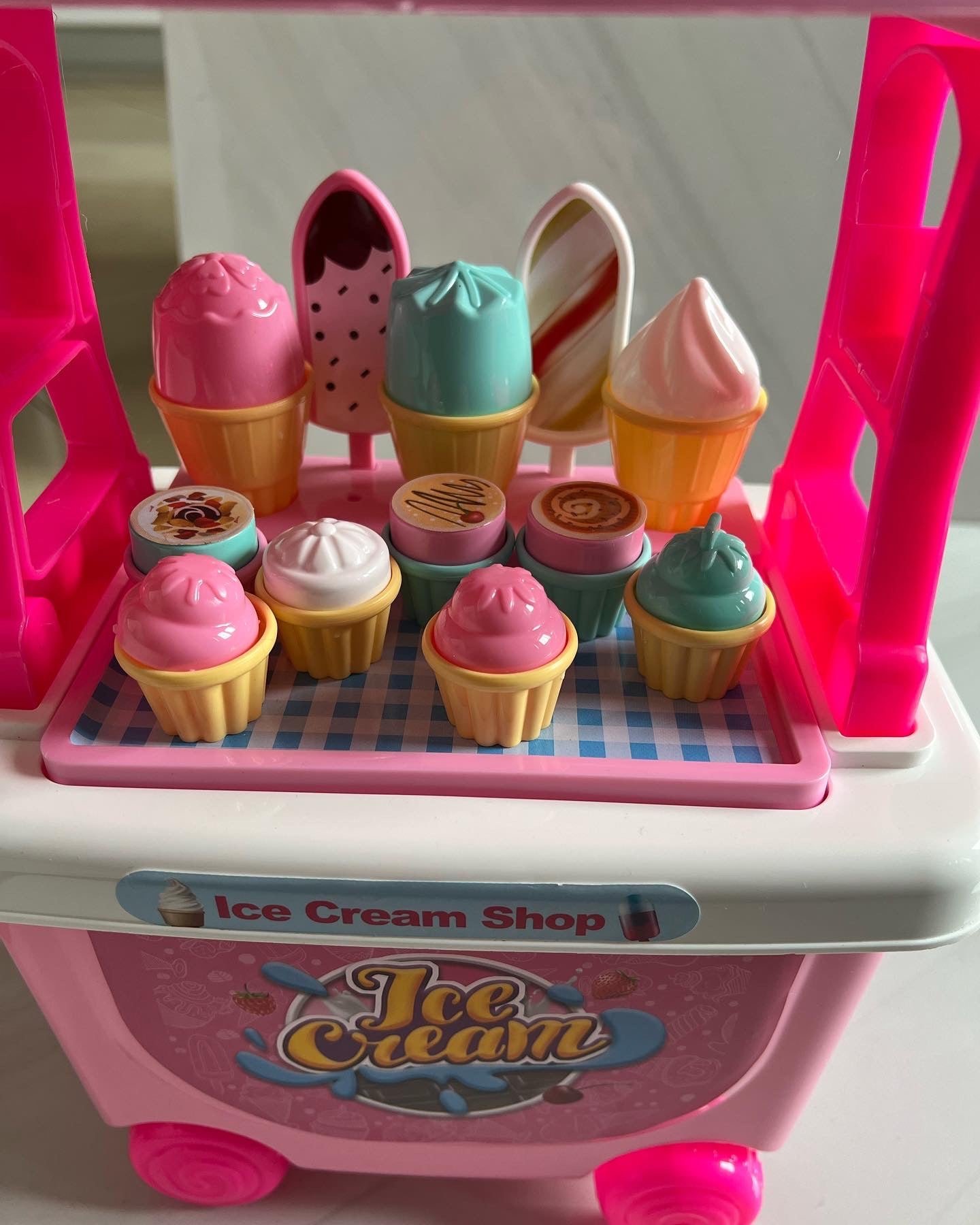 pretend ice cream shop