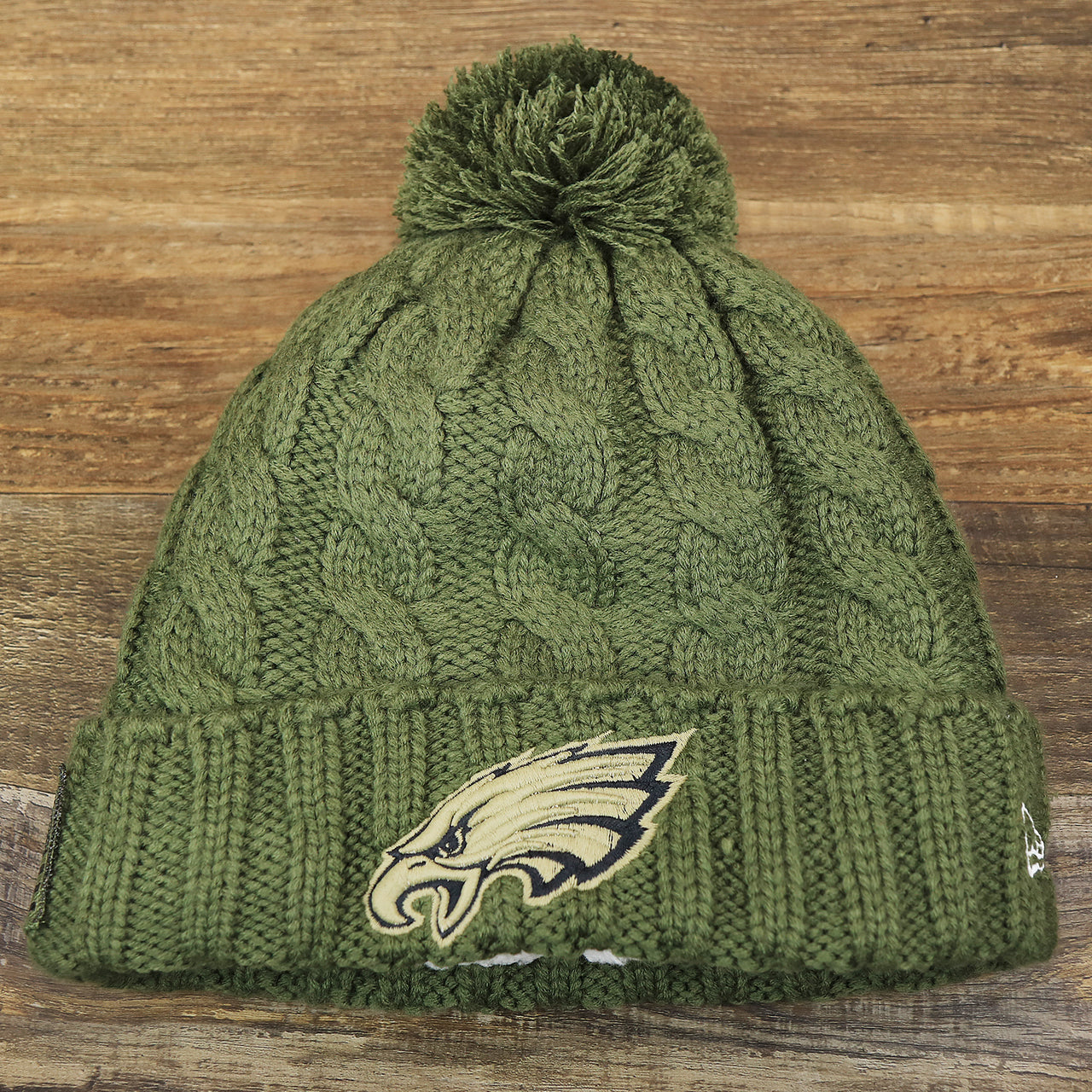 The Women’s Philadelphia Eagles Stars And Stripes Patch Salute To Service Ribbon NFL On Field Beanie | Women’s Olive Green Beanie